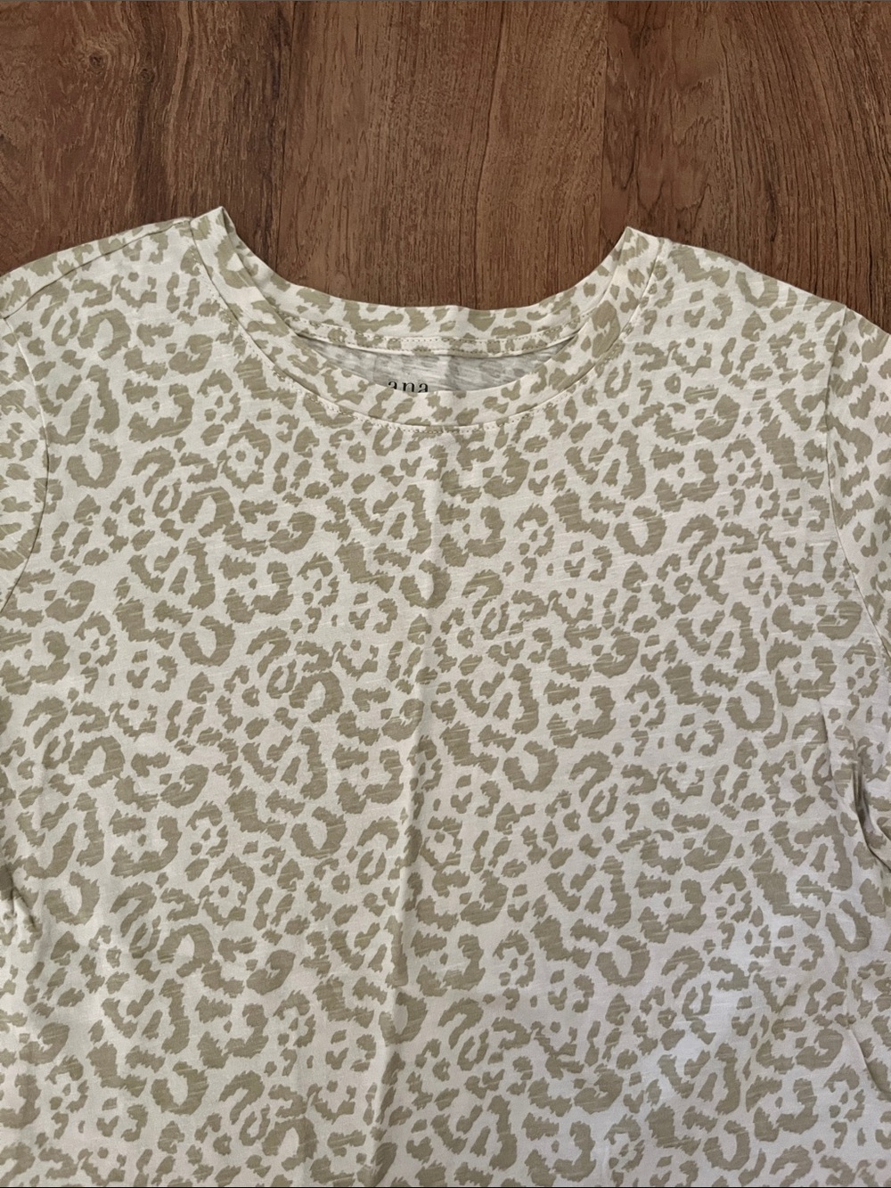 A.n.a Leopard Print T-shirt - Picture 2 of 6